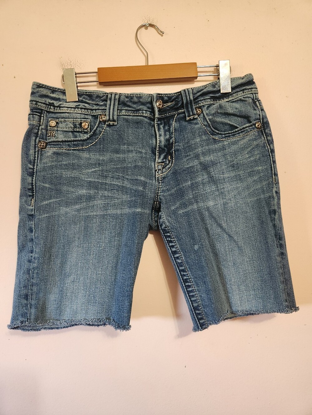 Miss Me Embellished Cut-Off Bermuda Shorts Y2K Rhinestone Studded Filigree 30